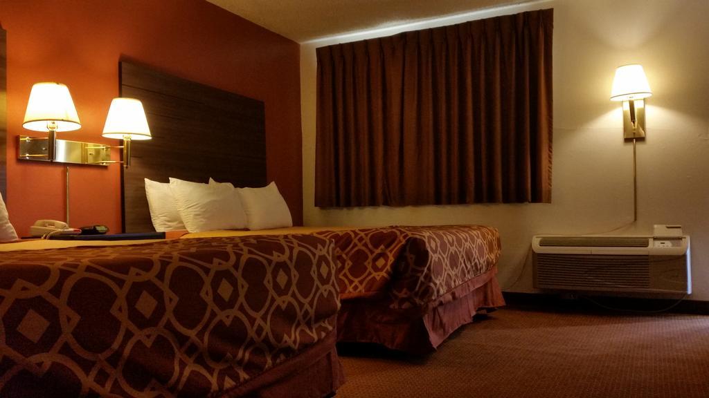 American Inn Of Liberal Kültér fotó